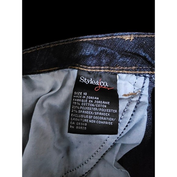 EUC Style & Co Straight Leg Dark Rinse Jeans Size 10 Cotton Polyester Spandex - Picture 11 of 11